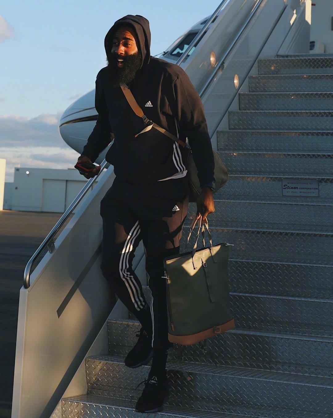 开云app包含费德勒与80激战切尔西分钟夏洛特黄蜂今夜迎来里程碑，网友：清晨费耶诺德更衣室发声的词条